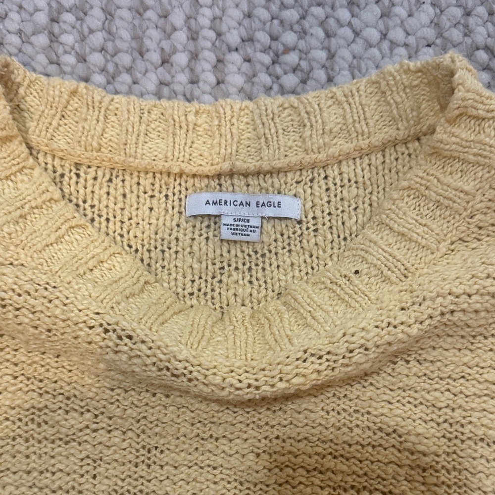 American eagle Knit Yellow - Picture 2 of 2